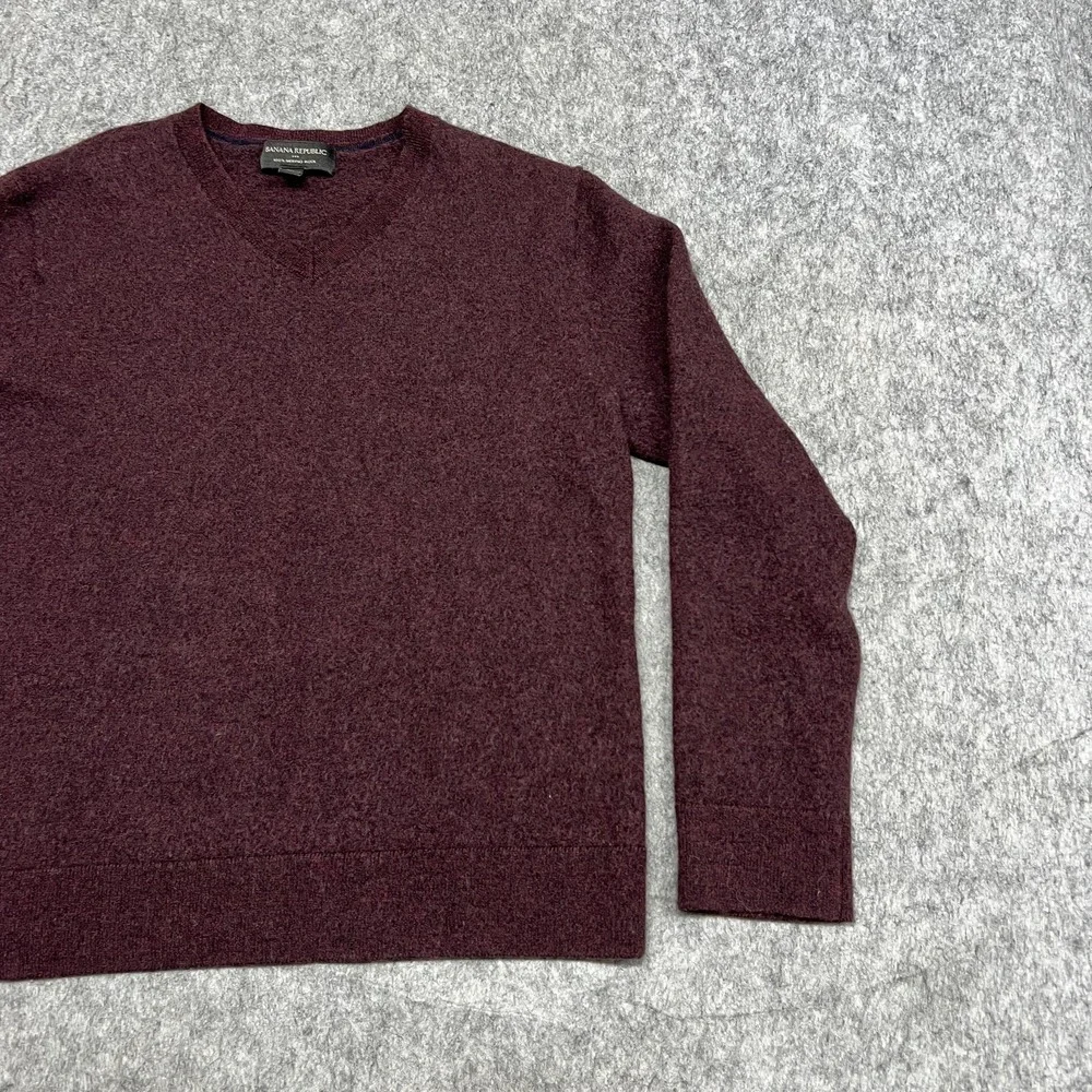 Banana Republic Sweater Mens L Burgundy Red Merino Wool V Neck‎ Lightweight Knit